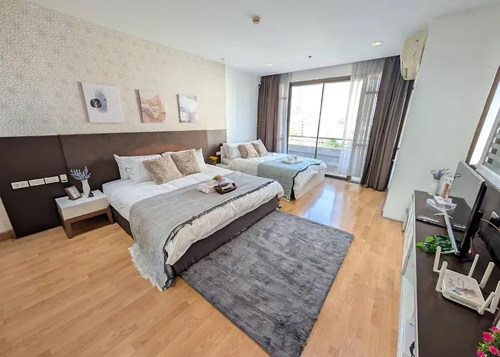 Cozy, Spacious 2-bedder With City, Park View, Near Nana Bts Apartment Bangkok