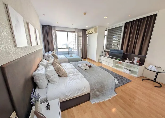 Cozy, Spacious 2-bedder With City, Park View, Near Nana Bts Apartment Bangkok
