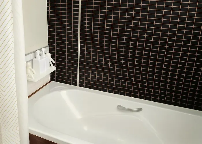 Cozy, Spacious 2-bedder With City, Park View, Near Nana Bts Apartment