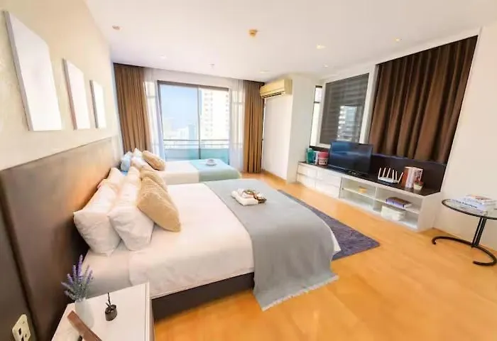 Cozy, Spacious 2-bedder With City, Park View, Near Nana Bts Apartment Bangkok