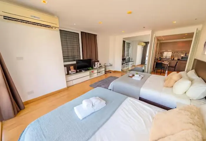Cozy, Spacious 2-bedder With City, Park View, Near Nana Bts Bangkok